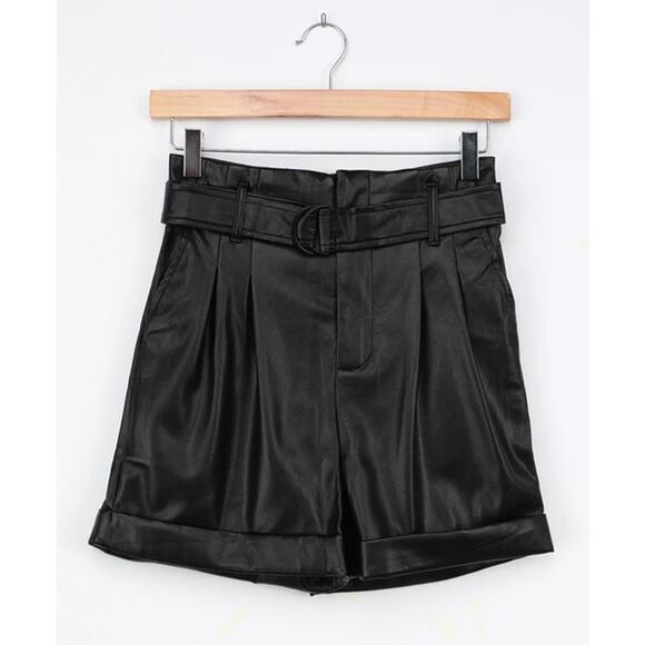Lulus Take A Ride Black Vegan Leather Paperbag Waist Shorts Medium NEW - Picture 6 of 6